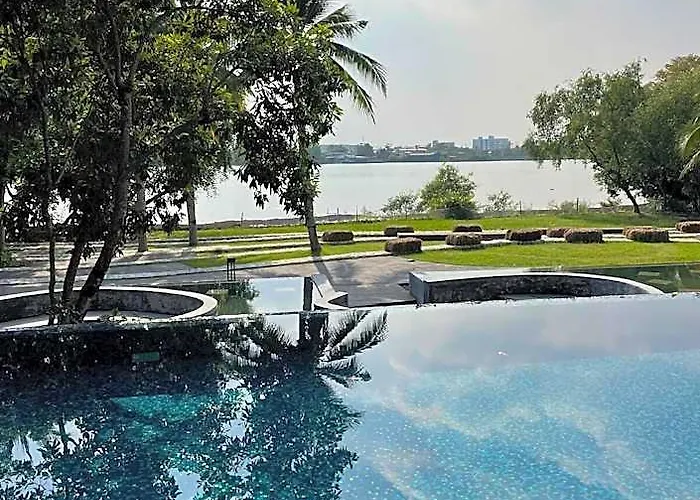 ホテル The Beautiful River View Say Hi! 4*